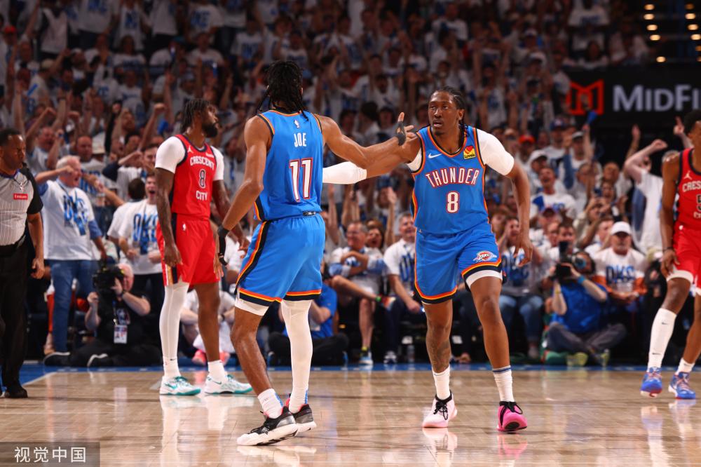 并保持薪资 并保持薪资