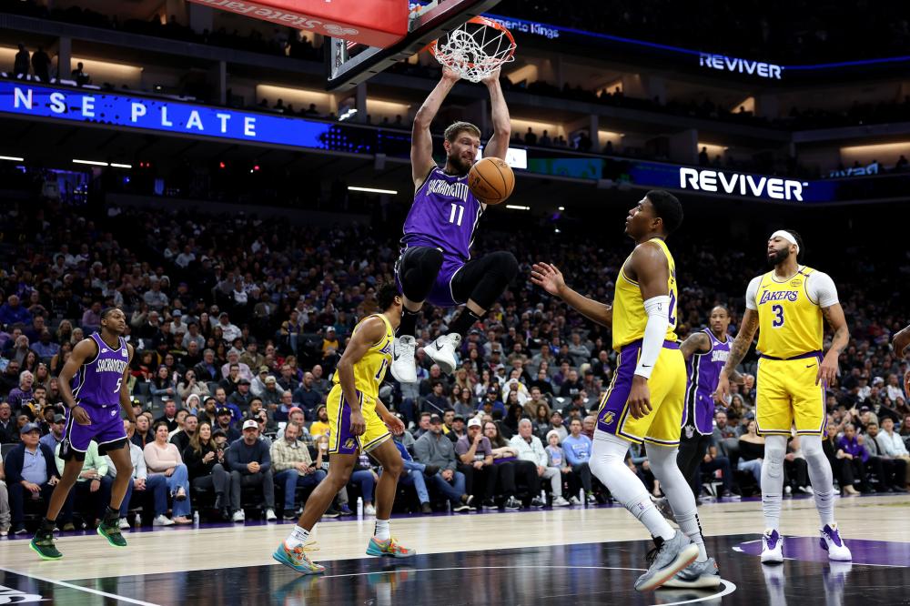 并利用他的 并利用他的