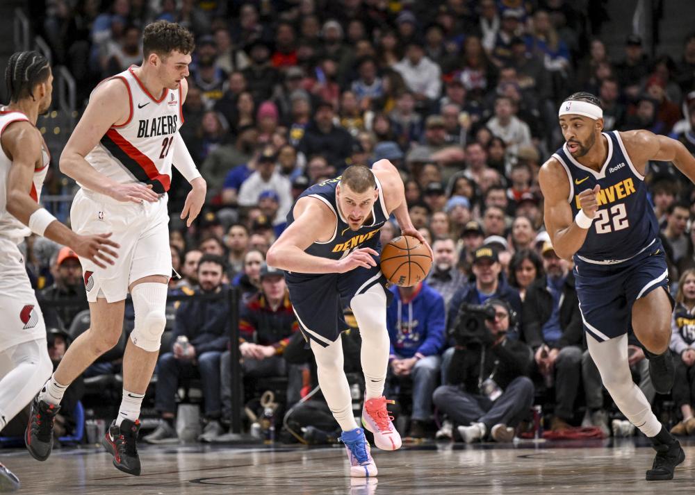 她高度的职 她高度的职